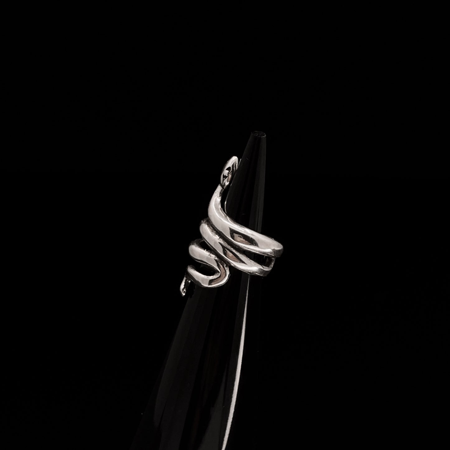 925 SILVER SOLID SNAKE EAR CUFF Banana Blvd