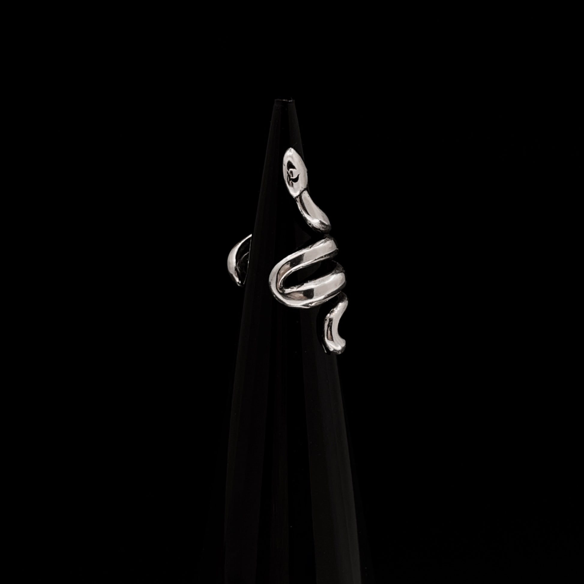 925 SILVER SOLID SNAKE EAR CUFF Banana Blvd